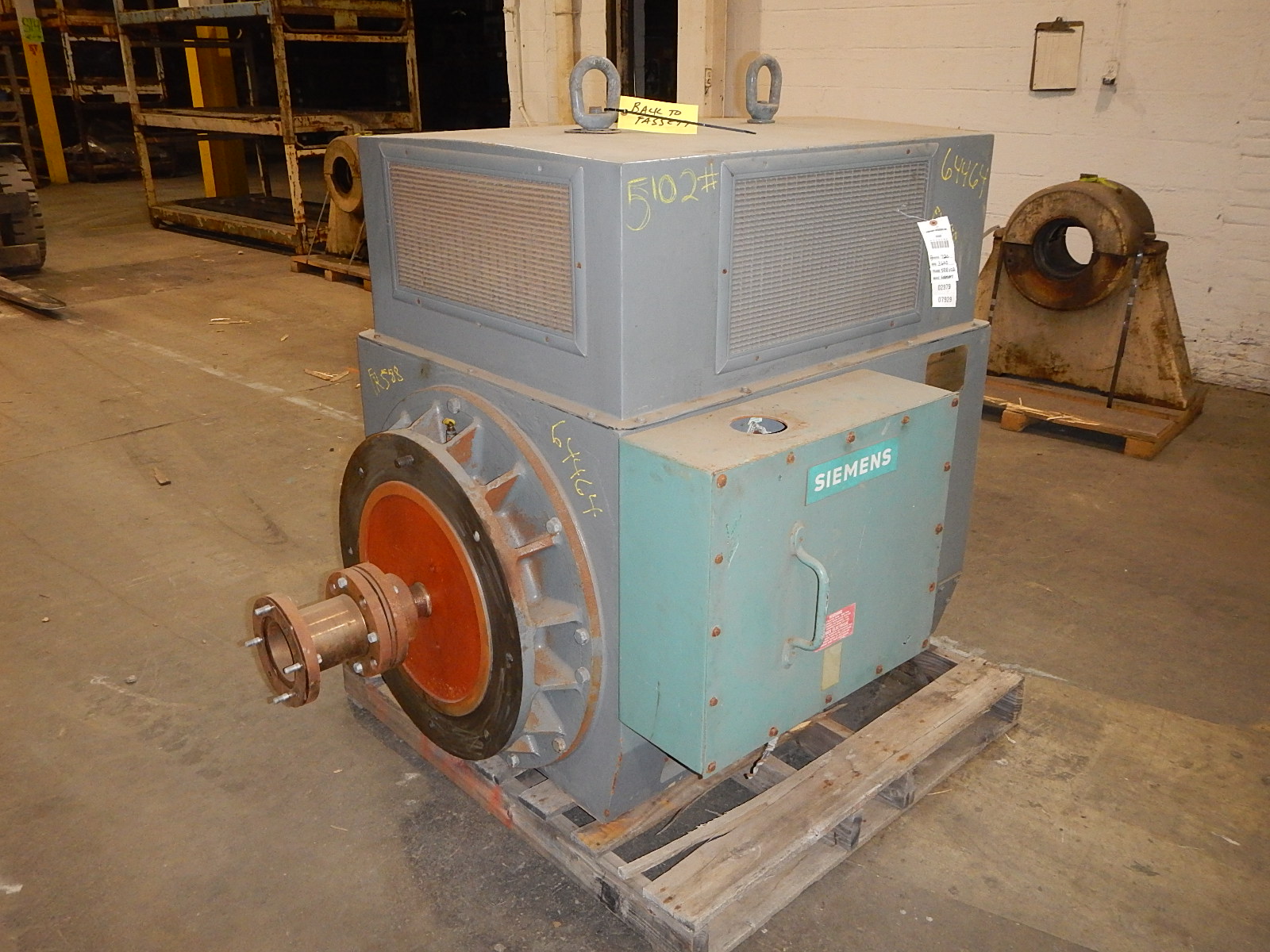 Siemens 700 HP 3600 RPM 588UDZ Squirrel Cage Motors 64464